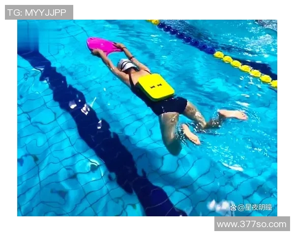 蛙泳呼吸技巧全面解析与训练方法提升游泳成绩的关键诀窍 蛙泳呼吸技巧全面解析与训练方法提升游泳成绩的关键诀窍